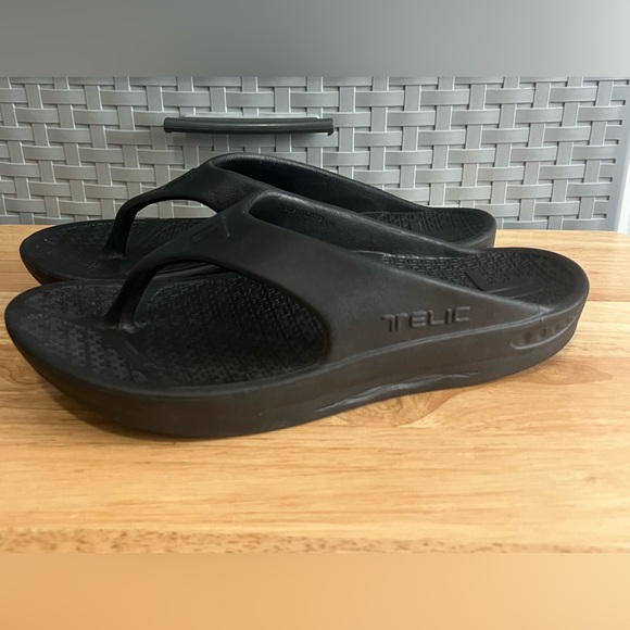 Telic Energy Flip Flops Black women’s 10 - Picture 1 of 9